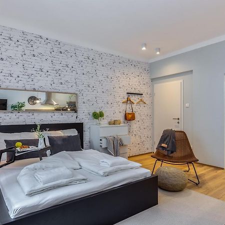 Adria Square Studios Rijeka Buitenkant foto