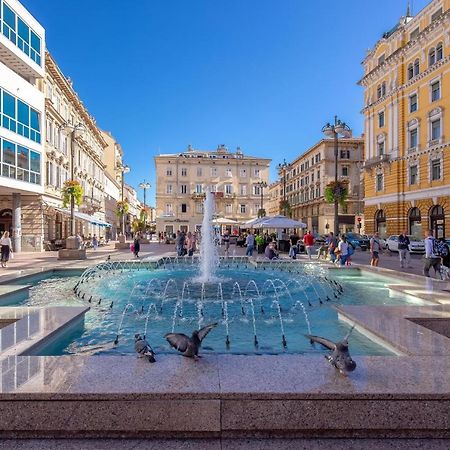 Adria Square Studios Rijeka Buitenkant foto