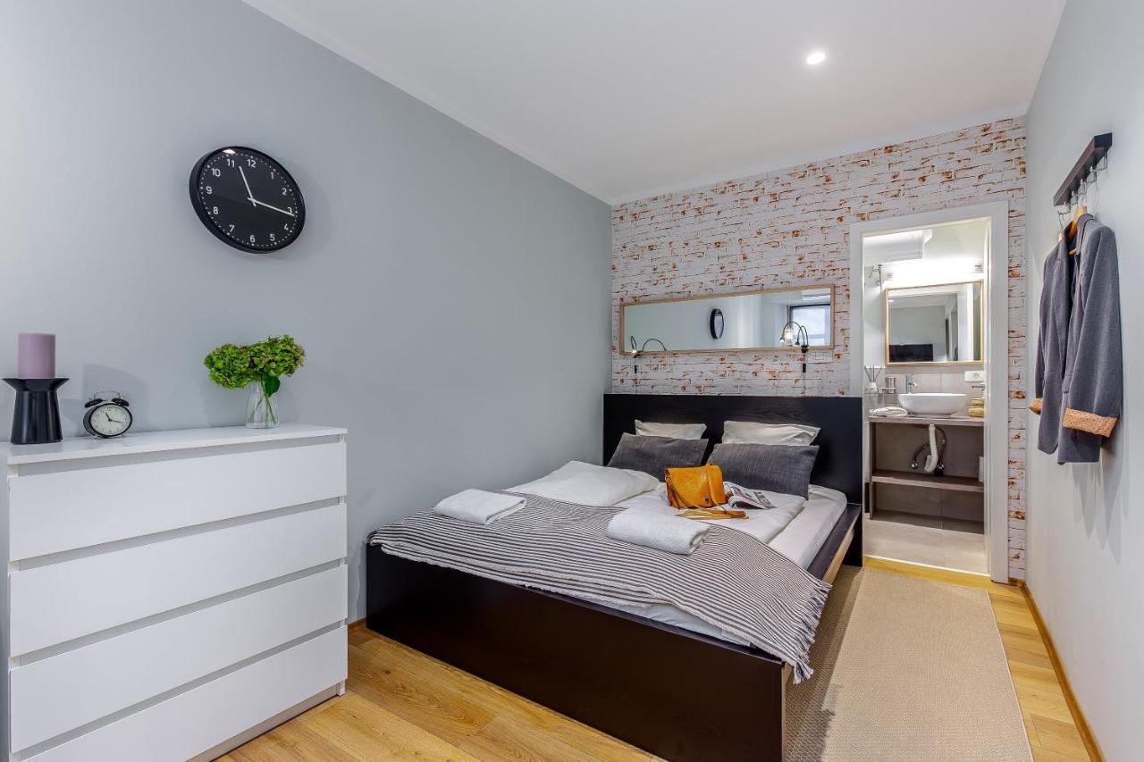 Adria Square Studios Rijeka Buitenkant foto