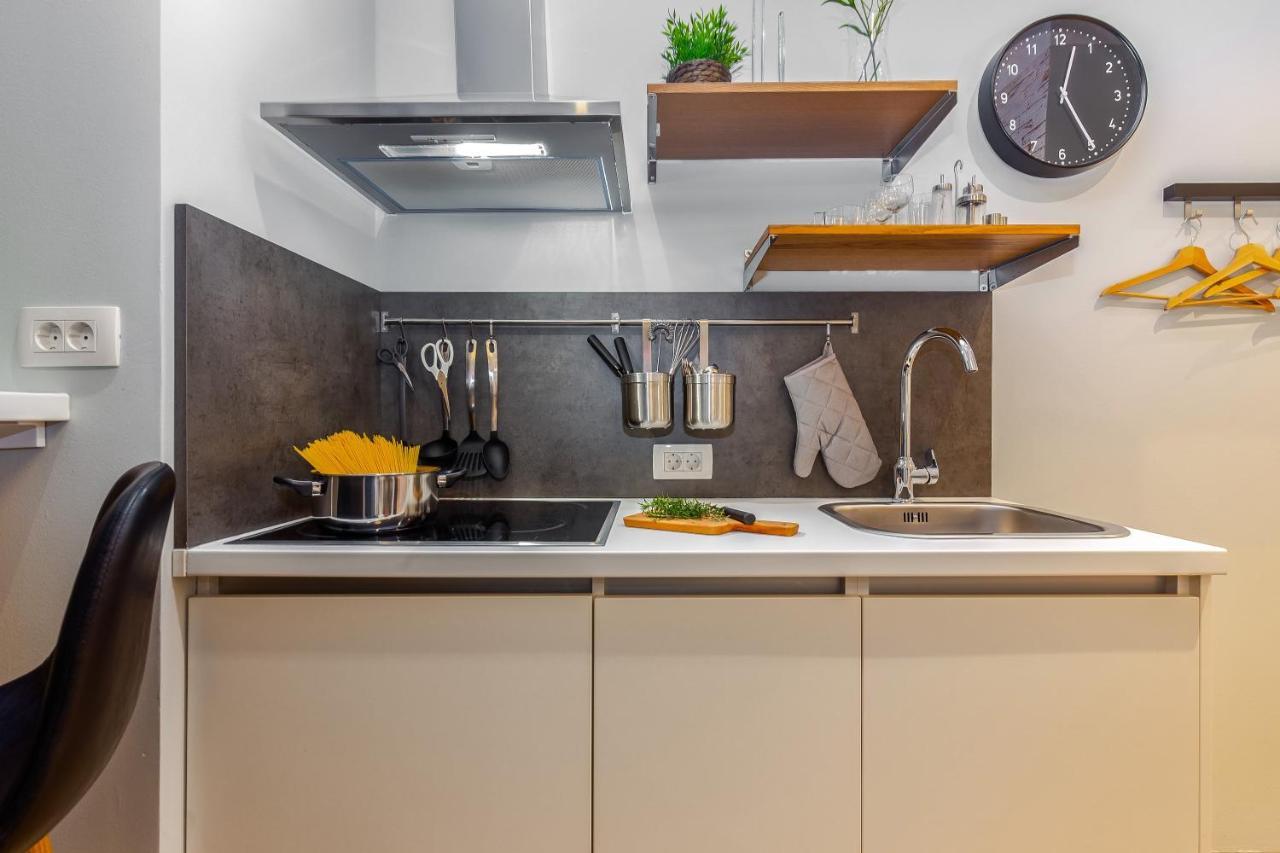 Adria Square Studios Rijeka Buitenkant foto