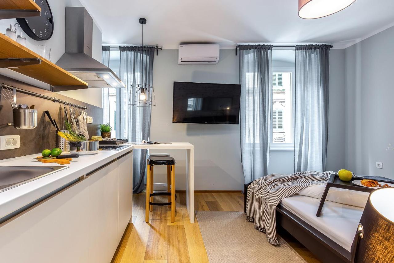 Adria Square Studios Rijeka Buitenkant foto