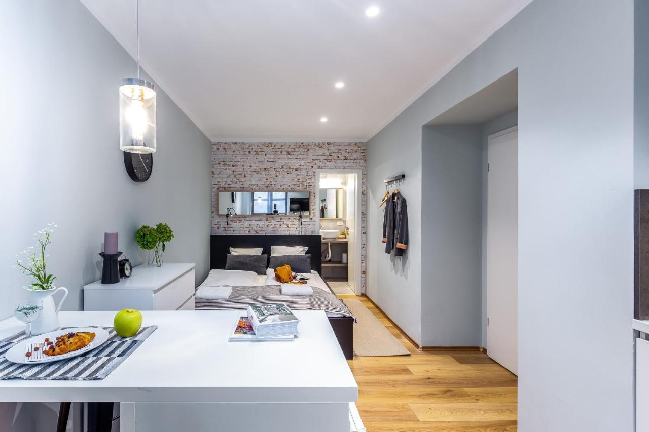 Adria Square Studios Rijeka Buitenkant foto
