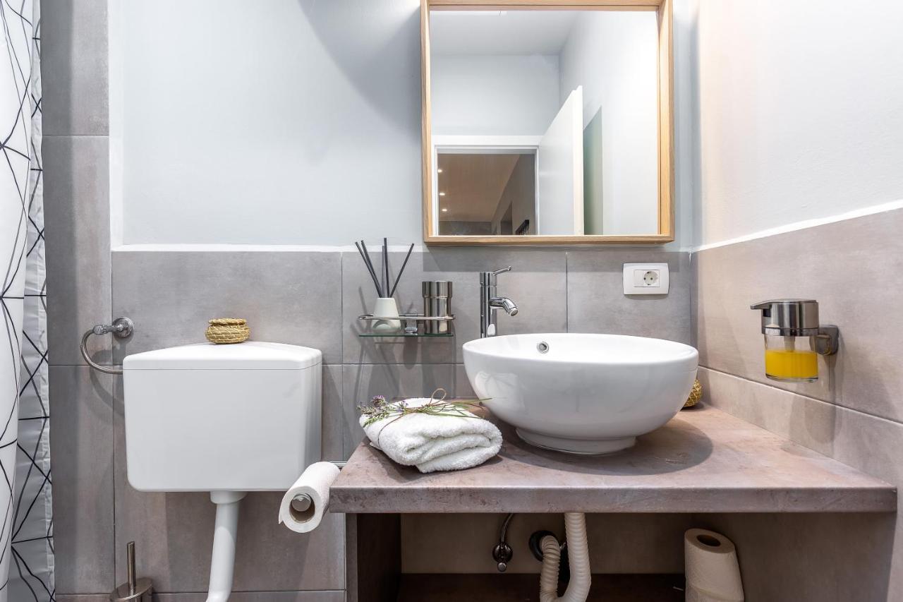 Adria Square Studios Rijeka Buitenkant foto