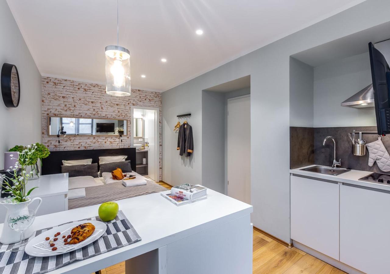 Adria Square Studios Rijeka Buitenkant foto