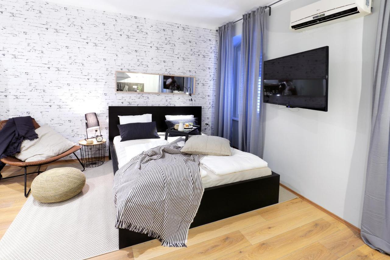 Adria Square Studios Rijeka Buitenkant foto